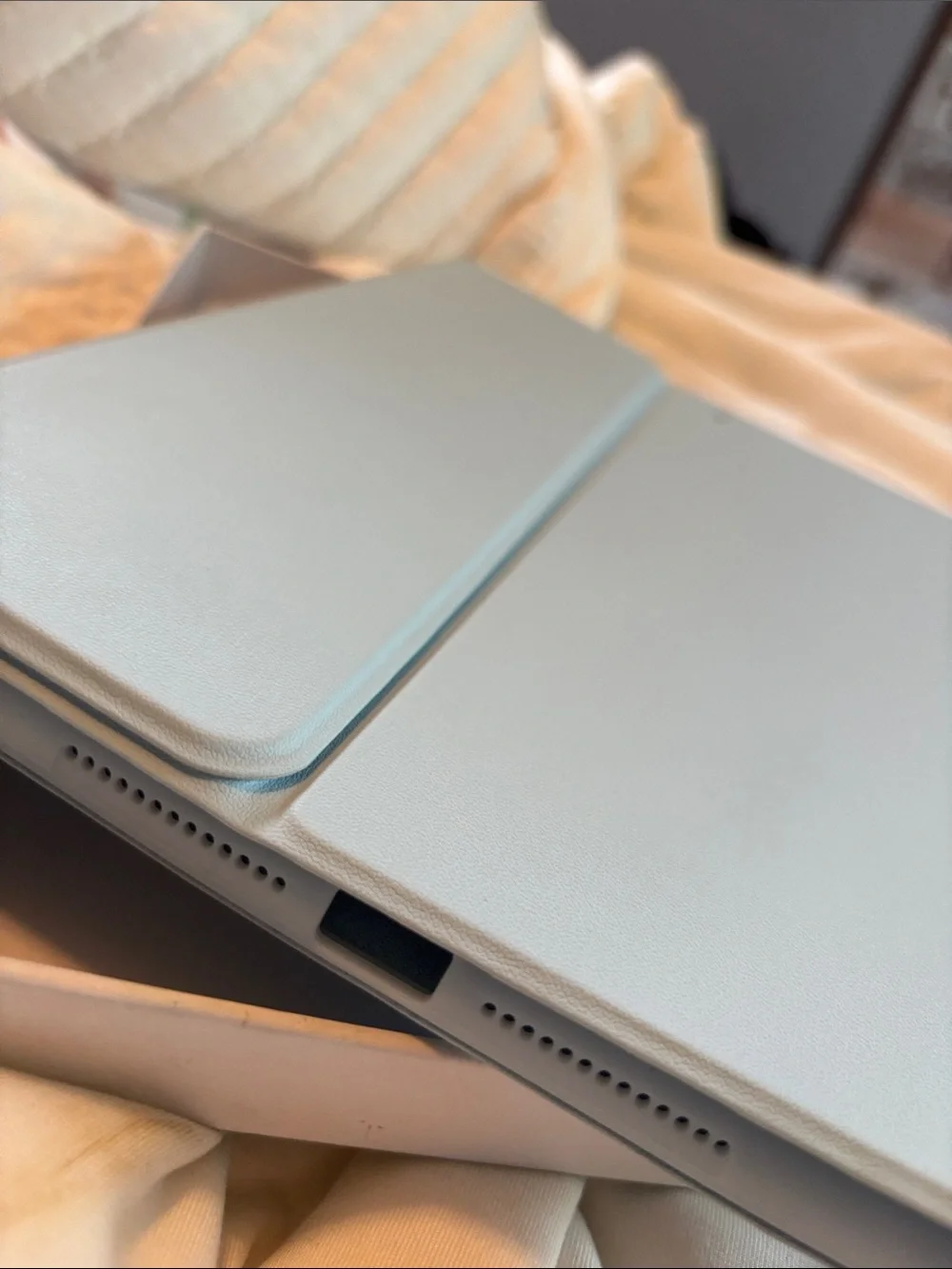 Sky Blue Wireless 10.2 Keyboard Tablet Keyboard Case for Ipad light blue NEW